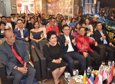 Headquarter Of Apc Set Up A New Display Hall Help To Expand Global Business